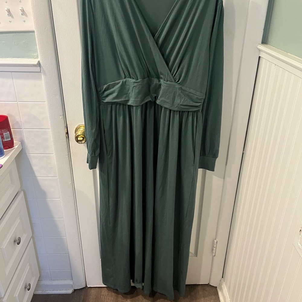 Maternity dress, washed but never worn.